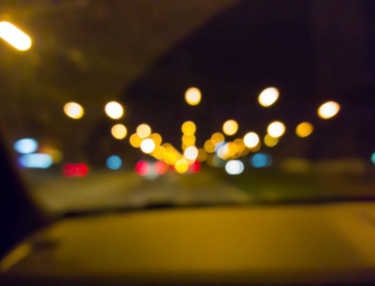 Bezpieczeństwo na drodze a stan opon oraz układu hamulcowego