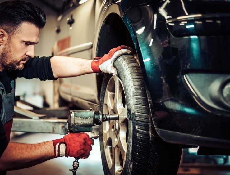 Poprawny montaż i wymiana kół, czyli na czym polega wyważanie kół I ustawianie geometrii
