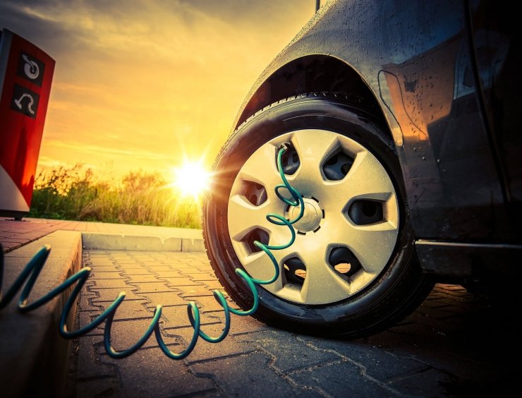 Ciśnienie w oponach samochodowych